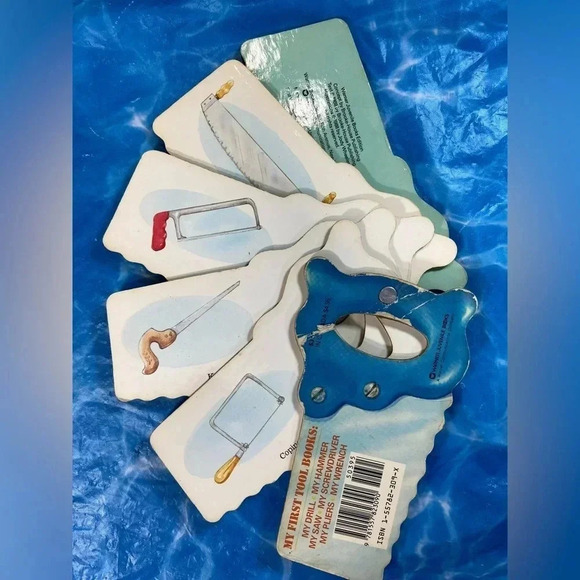 My Saw by Lyn Sandow - Vintage Kids / Toddler Board Book - 1988 🪚📖 - Picture 2 of 4